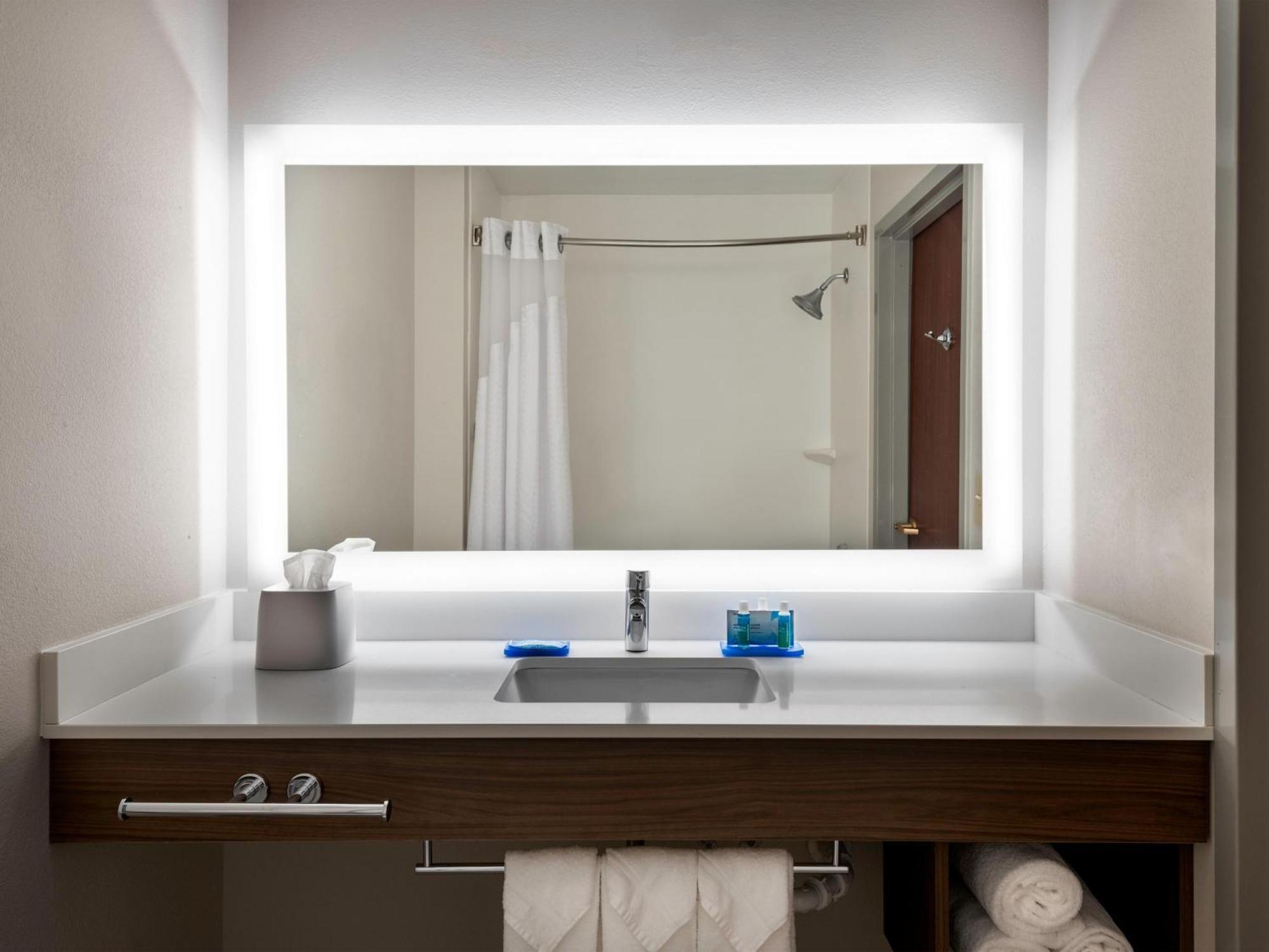 Holiday Inn Express & Suites Charlotte Arpt-Belmont By Ihg Exteriér fotografie